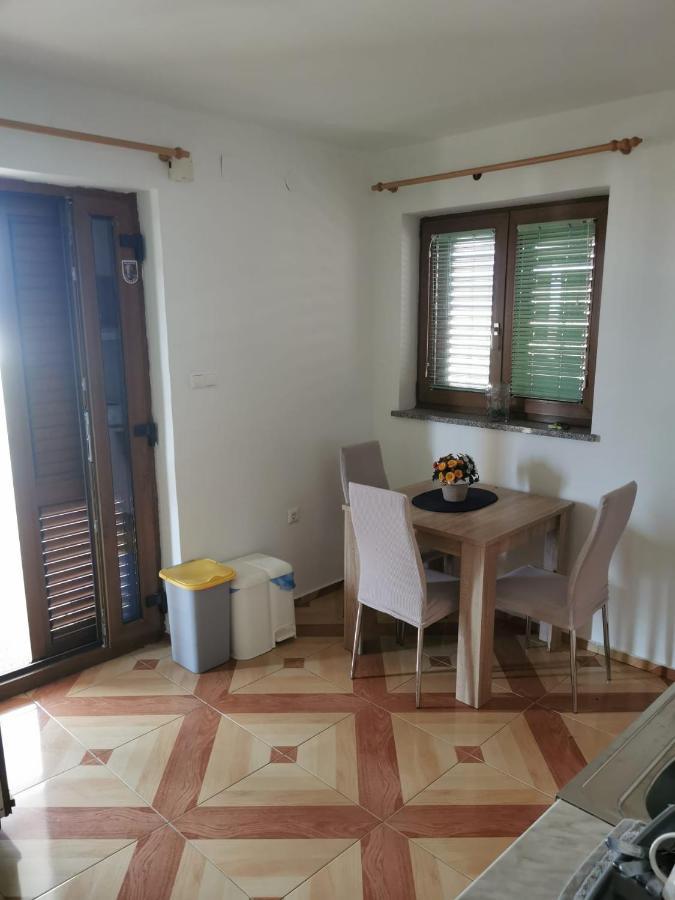 Guarda Alla Vita Njivice Εξωτερικό φωτογραφία